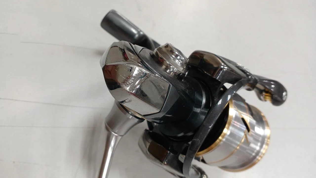 DAIWA Spinning Reel 20LUVIAS FC LT 2000S - Image 5