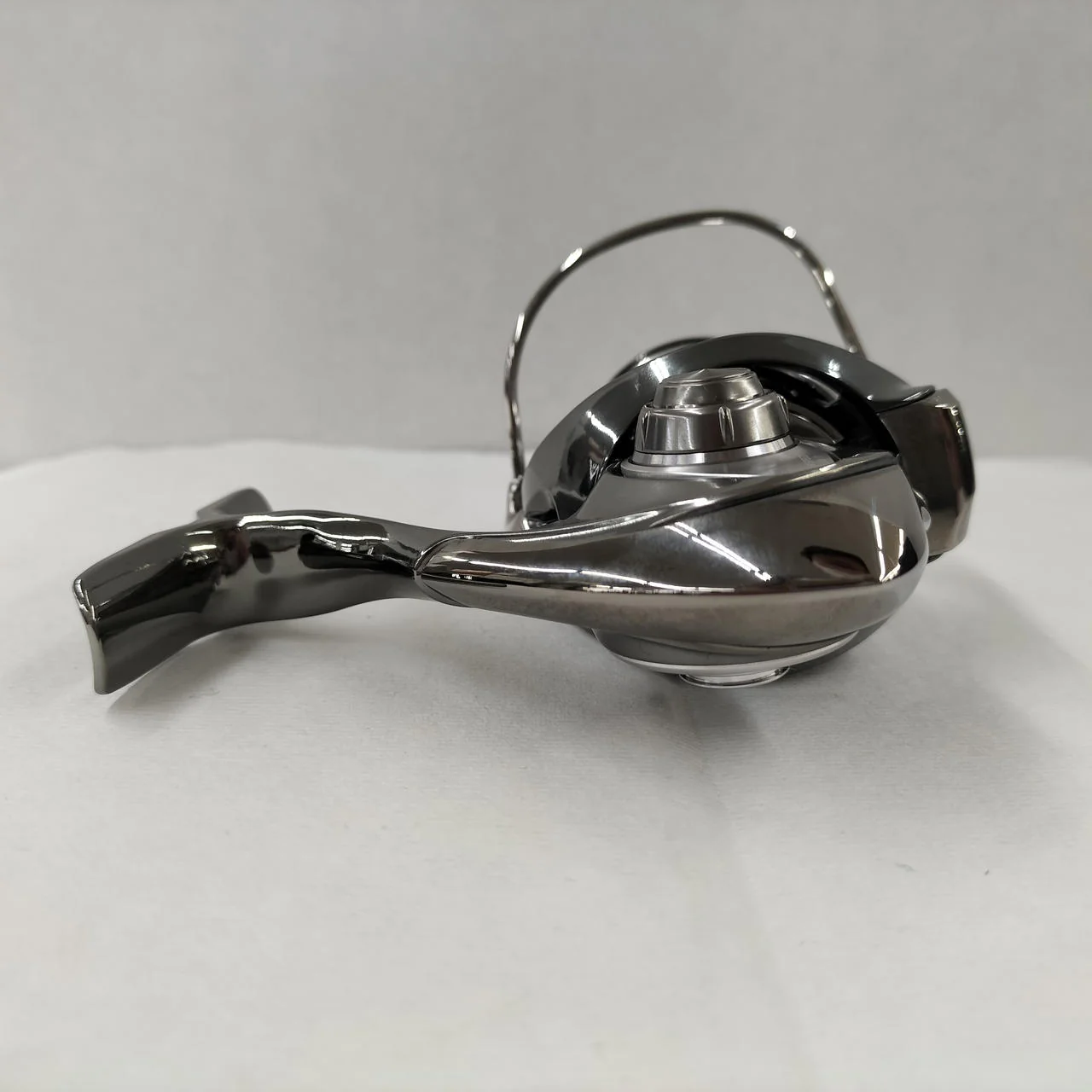 DAIWA Spinning Reel 22EXIST LT2000S-H - Image 4