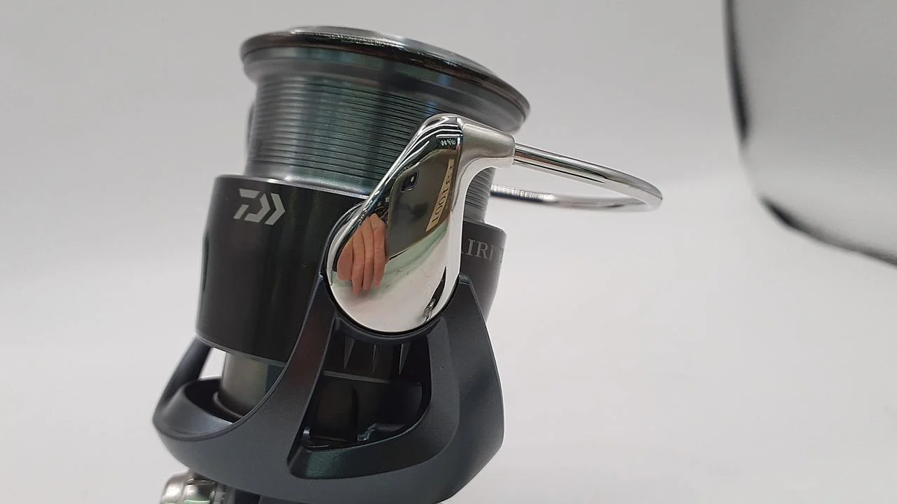 DAIWA Spinning Reel 23 AIRITY ST LT2000S-P - Image 6