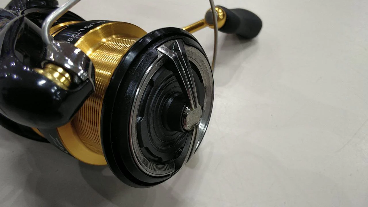 DAIWA Spinning Reel 23 Legalis LT2500S-XH - Image 4