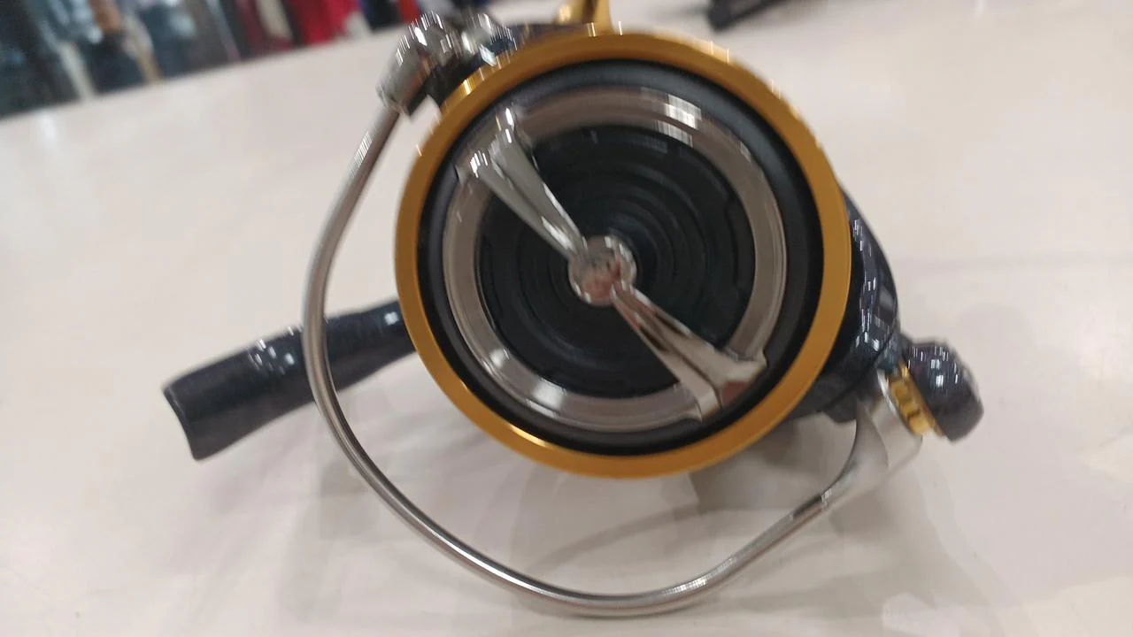 DAIWA Spinning Reel 23LEGALIS LT5000D-CXH - Image 4