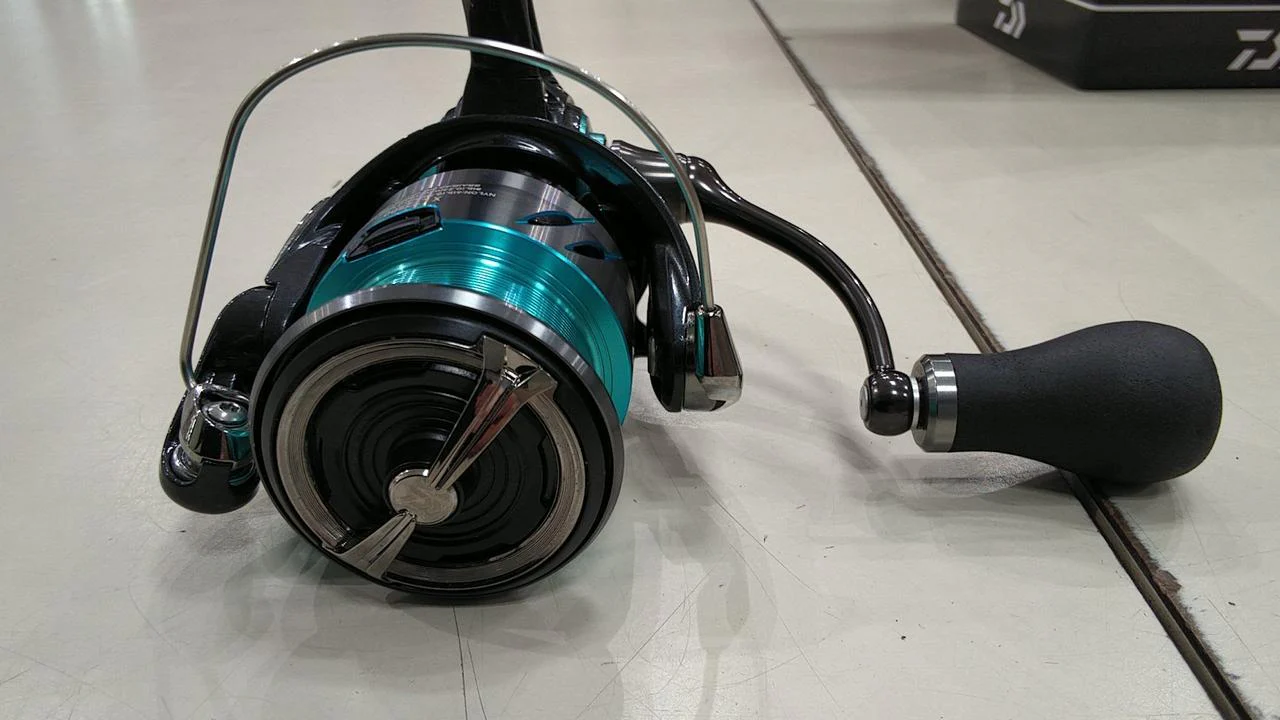 DAIWA Spinning Reel 24 Emeraldas - Image 2