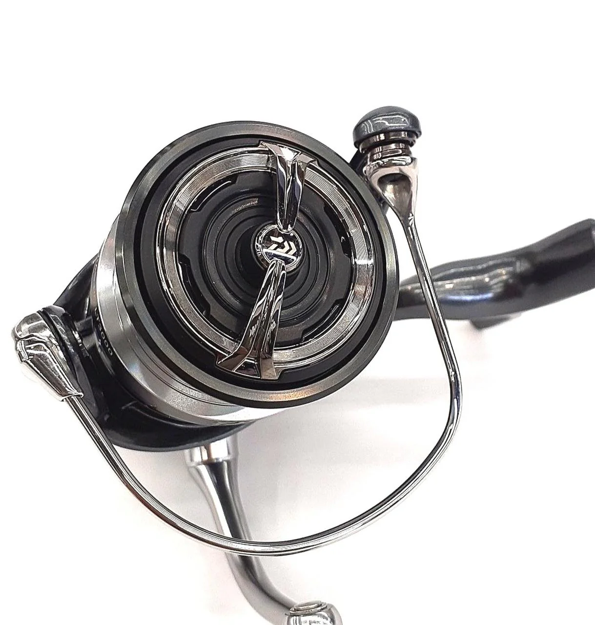 DAIWA Spinning Reel 24 LUVIAS PC LT3000 00061218 - Image 2