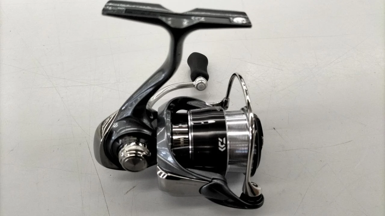 DAIWA Spinning Reel 24 LUVIAS SF2000SS-P - Image 2