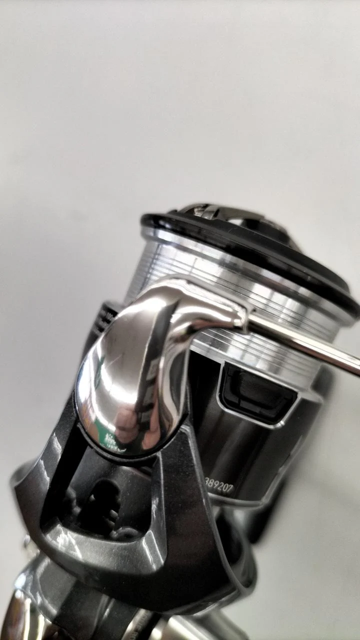 DAIWA Spinning Reel 24 LUVIAS SF2000SS-P - Image 5