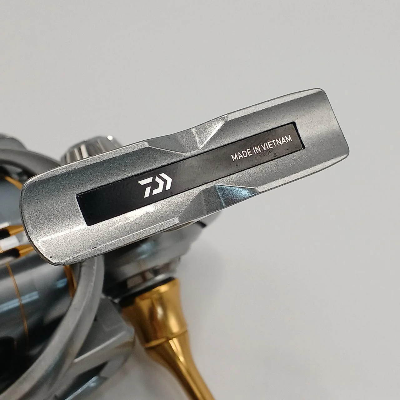 DAIWA Spinning Reel FREAMS LT3000S-CXH - Image 4