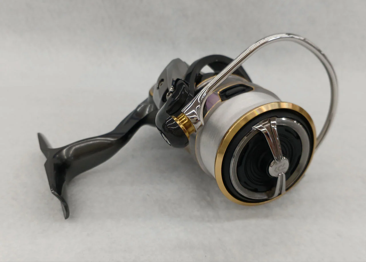 DAIWA Spinning Reel Luvias FC LT2000S - Image 3