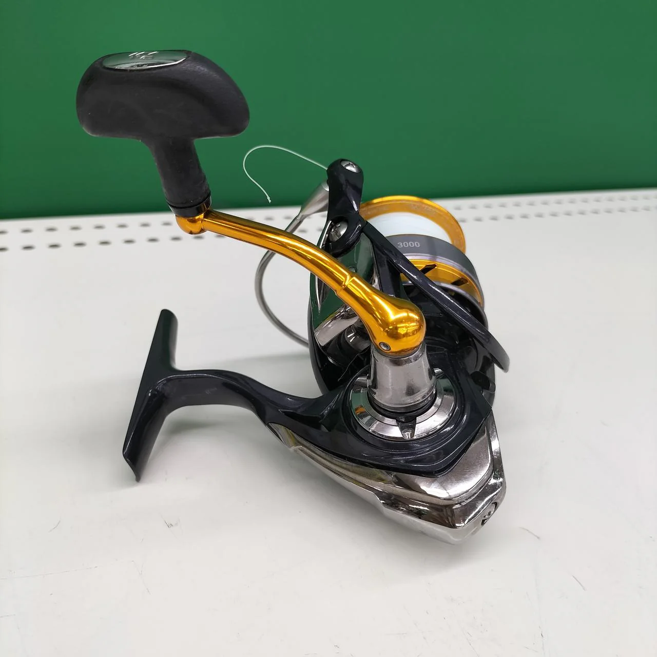 DAIWA Spinning Reel REVROS 3000 - Image 3