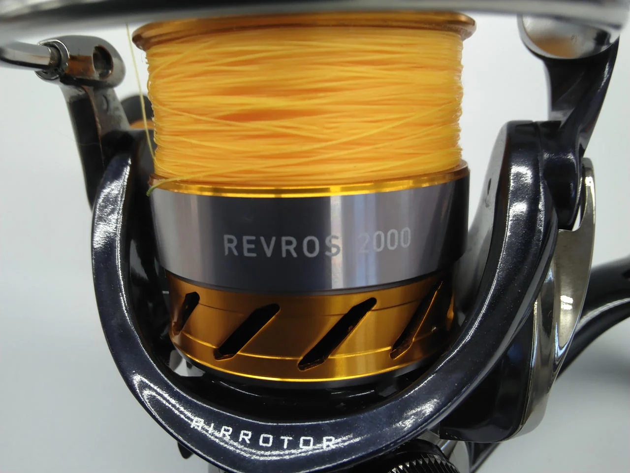 DAIWA Spinning Reel REVROS LT2000S - Image 2