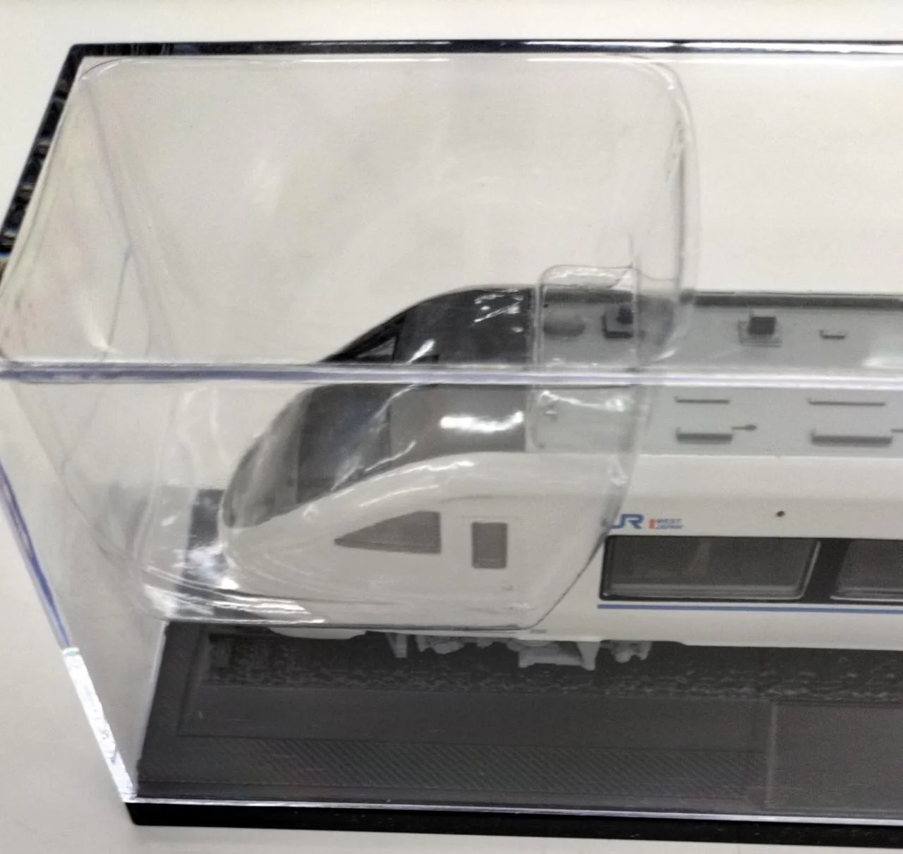 DeAgostini Japan Railway Vehicle Metal Model Collection Series 683 Kuro 683 Limited Express 'Thunderbird' - Image 2