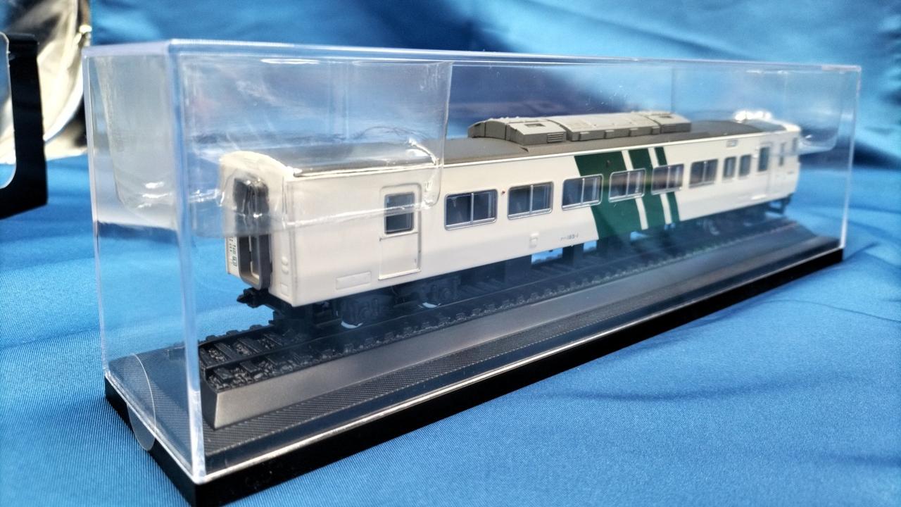 DeAGOSTINI Railway Vehicle Metal Model Collection Series 185 Limited Express 'Odoriko' - Image 4