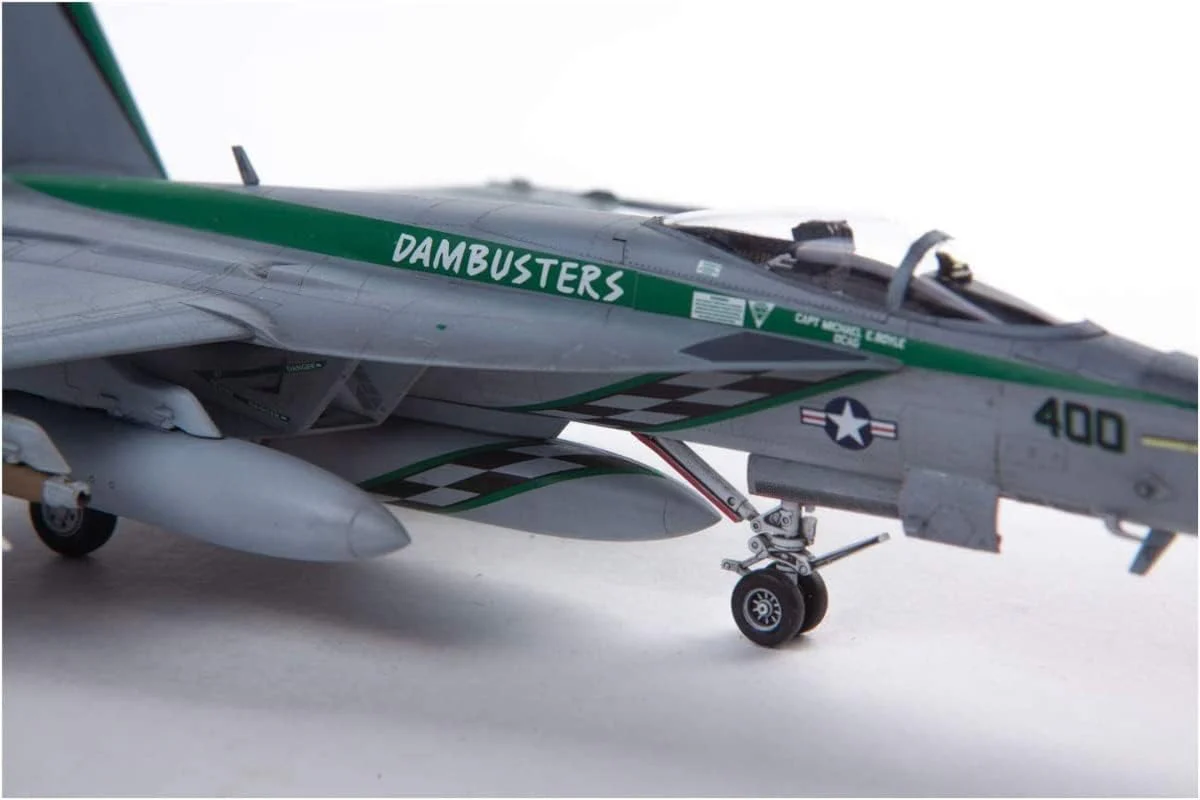 Doyusha 412688 1/72 Amazing! Plastic Model No. 7 US Navy F/A-18E Super Hornet VFA-195 Chippy Ho - Image 6
