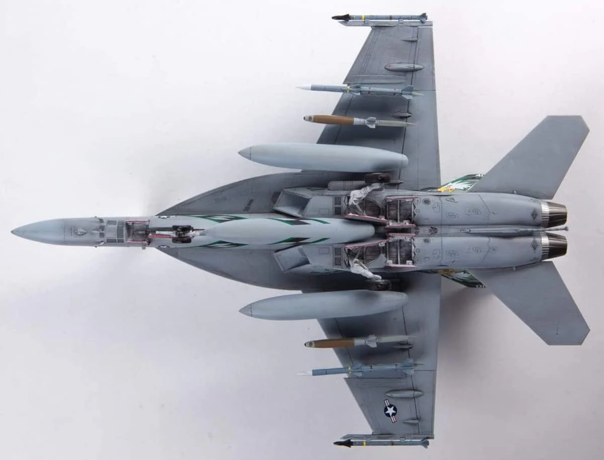 Doyusha 412688 1/72 Amazing! Plastic Model No. 7 US Navy F/A-18E Super Hornet VFA-195 Chippy Ho - Image 8