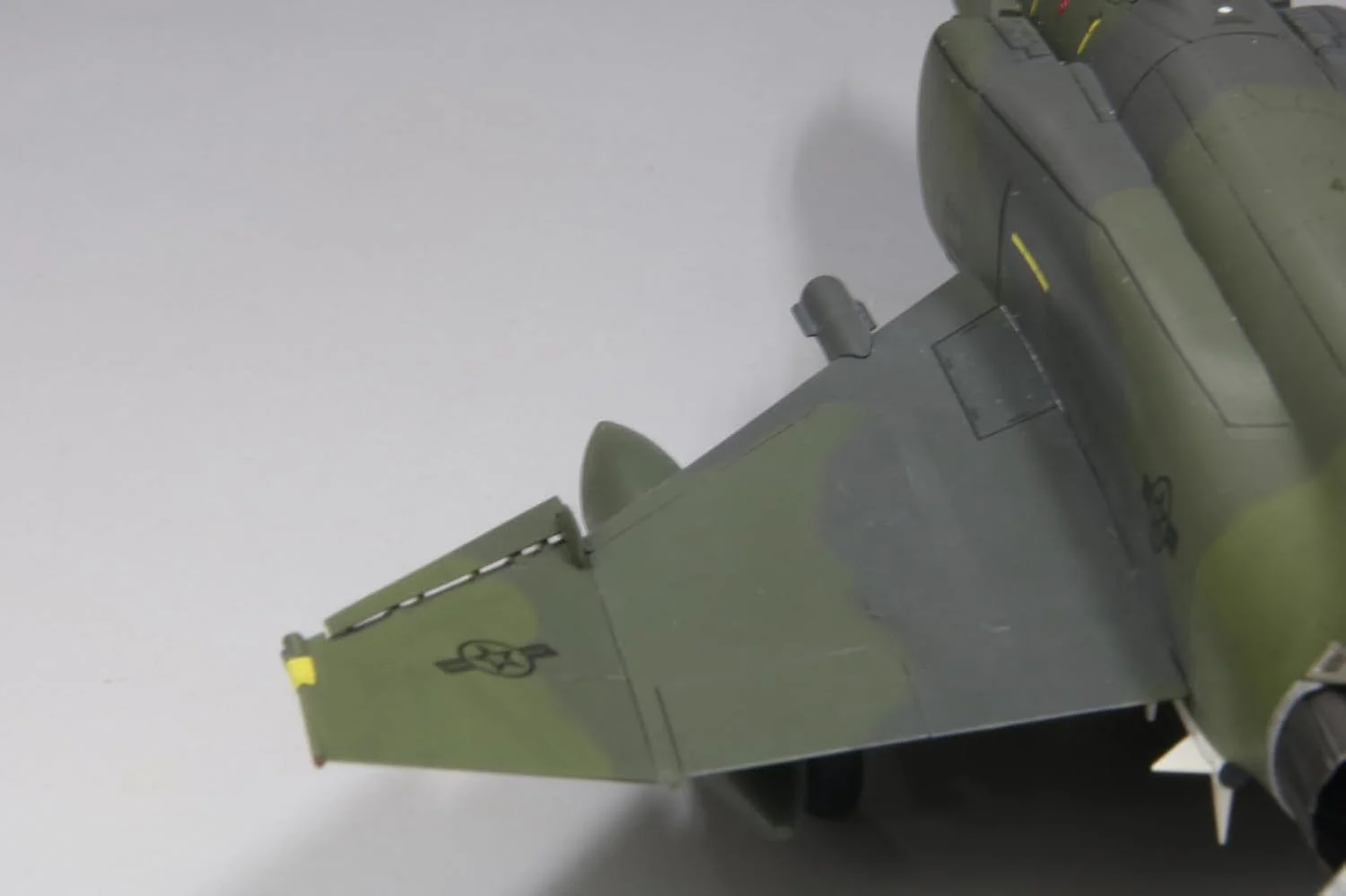 Fine Molds FF06 1/72 U.S. Air Force Jet Fighter F-4E (Late Model) Clark Air Base - Image 9