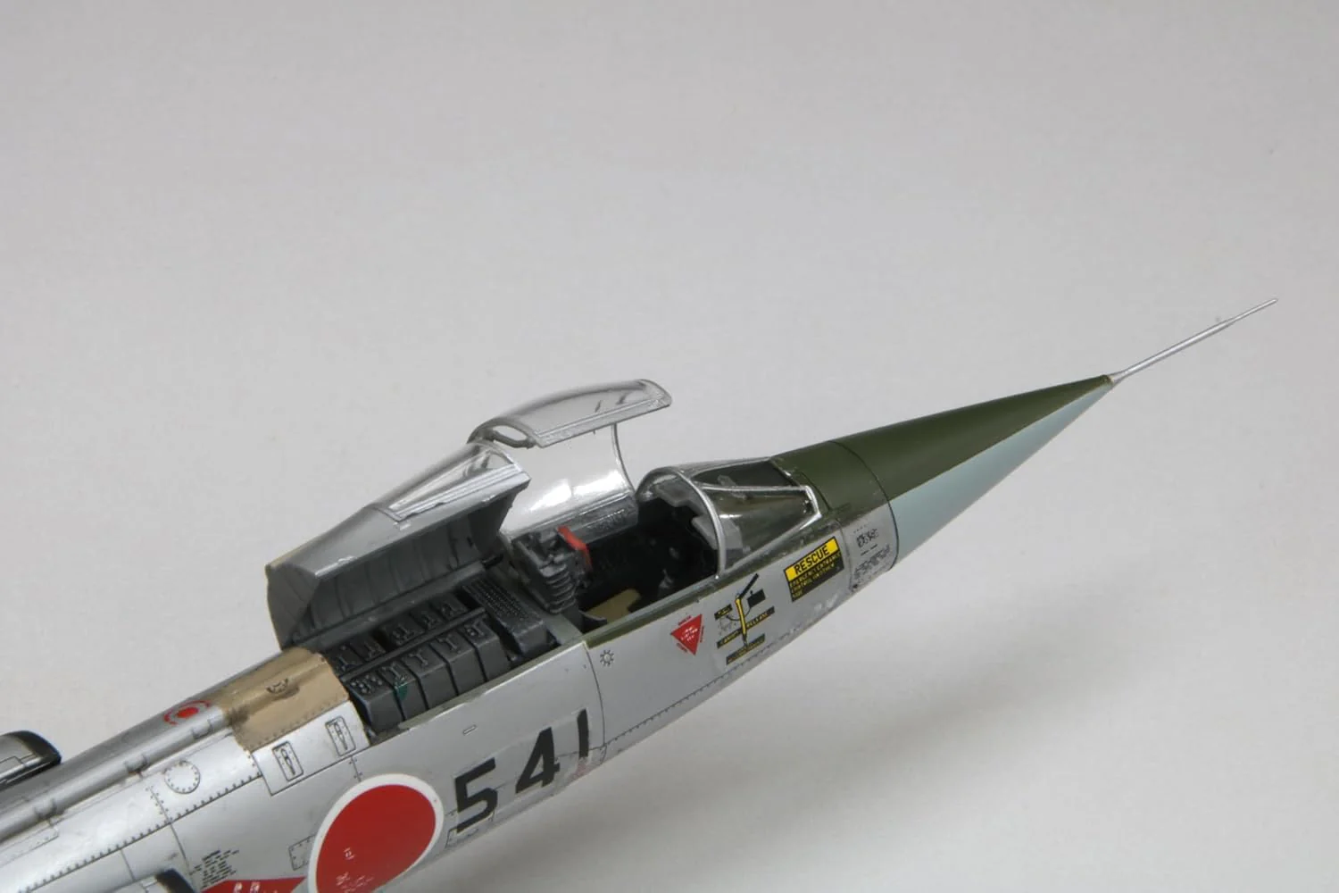 Fine Molds FF07 1/72 Japan Air Self-Defense Force F-104J Fighter Glory - Image 6