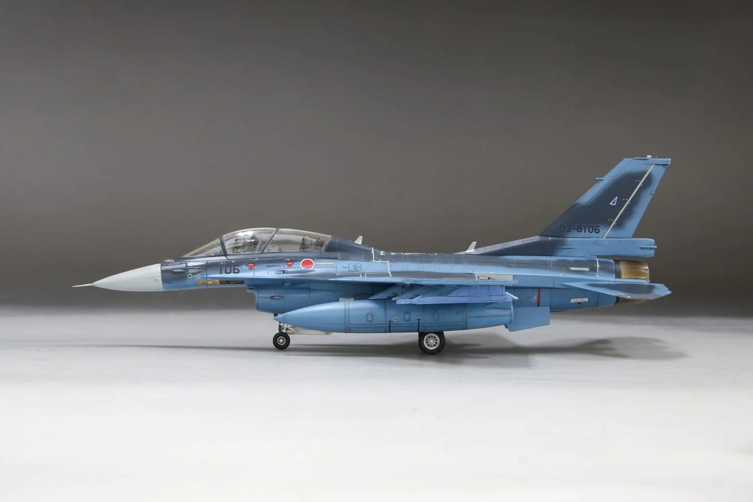 Fine Molds FF09 1/72 Japan Air Self-Defense Force F-2B Fighter - Image 10