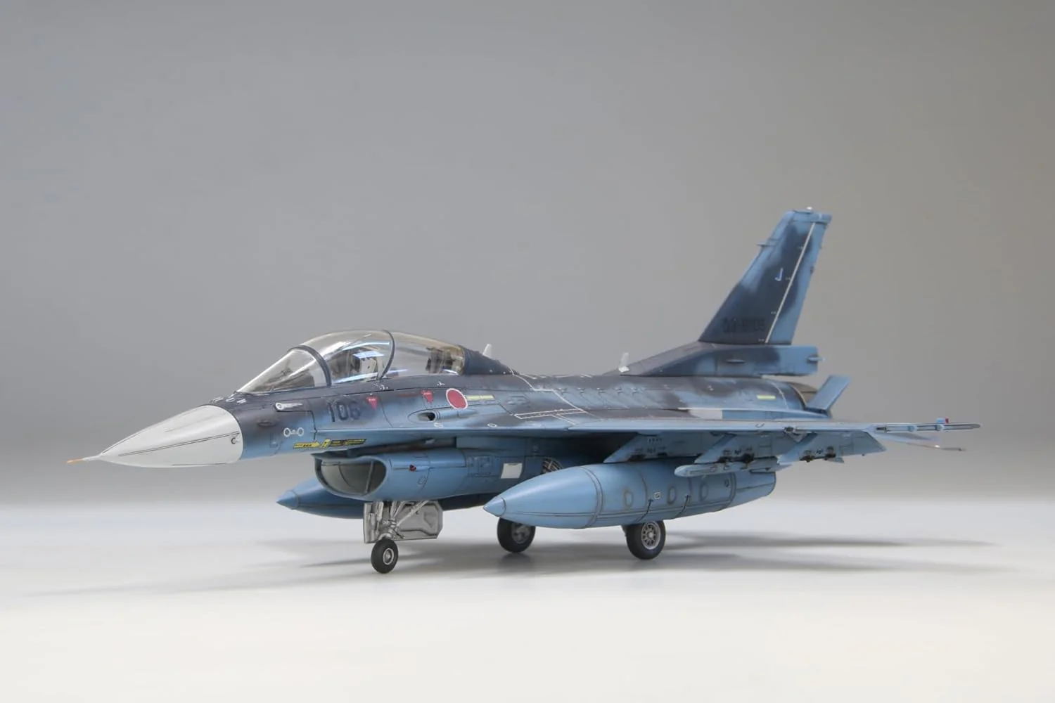 Fine Molds FF09 1/72 Japan Air Self-Defense Force F-2B Fighter - Image 6