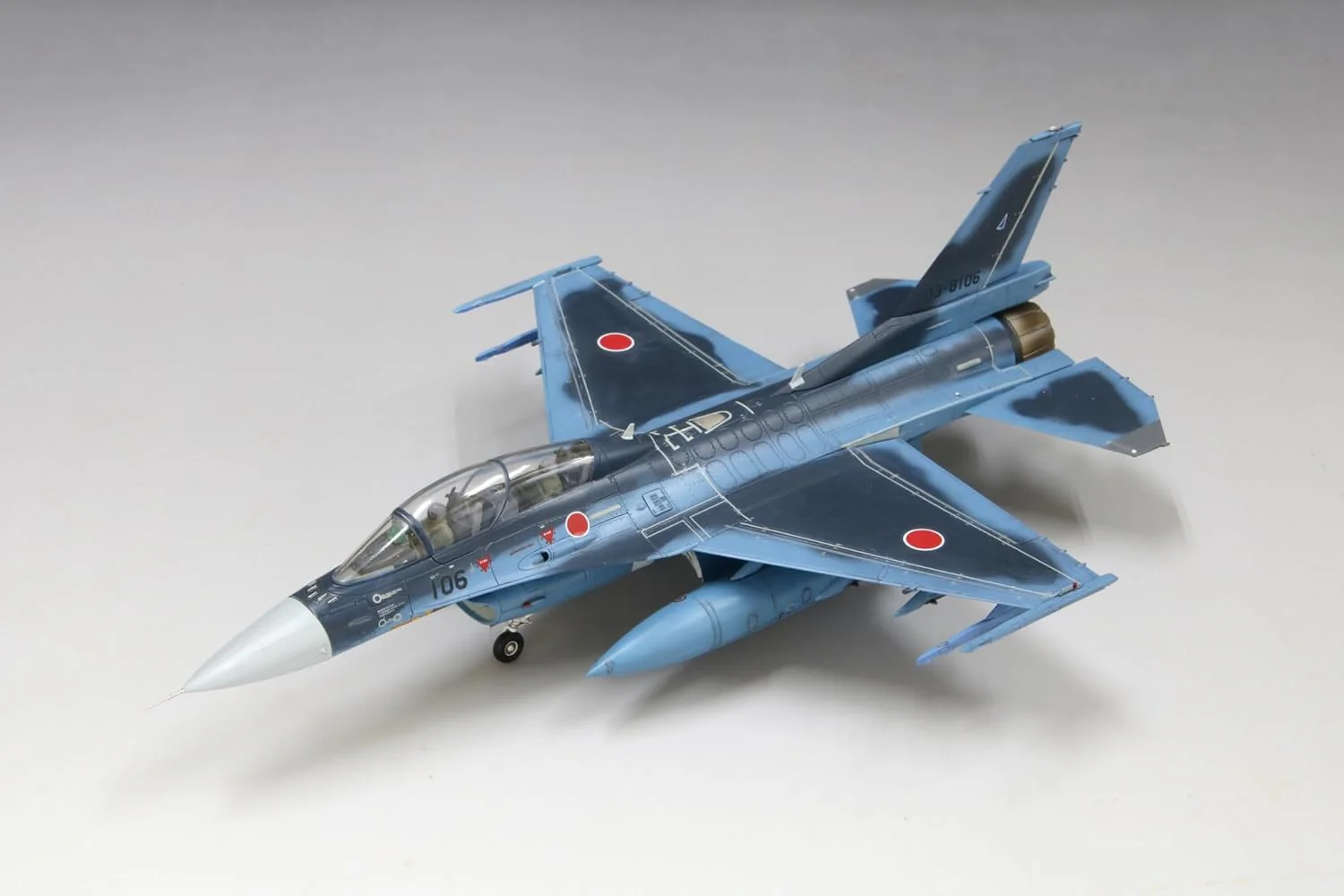 Fine Molds FF09 1/72 Japan Air Self-Defense Force F-2B Fighter - Image 7