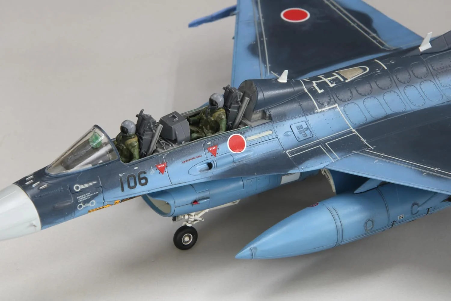 Fine Molds FF09 1/72 Japan Air Self-Defense Force F-2B Fighter - Image 9