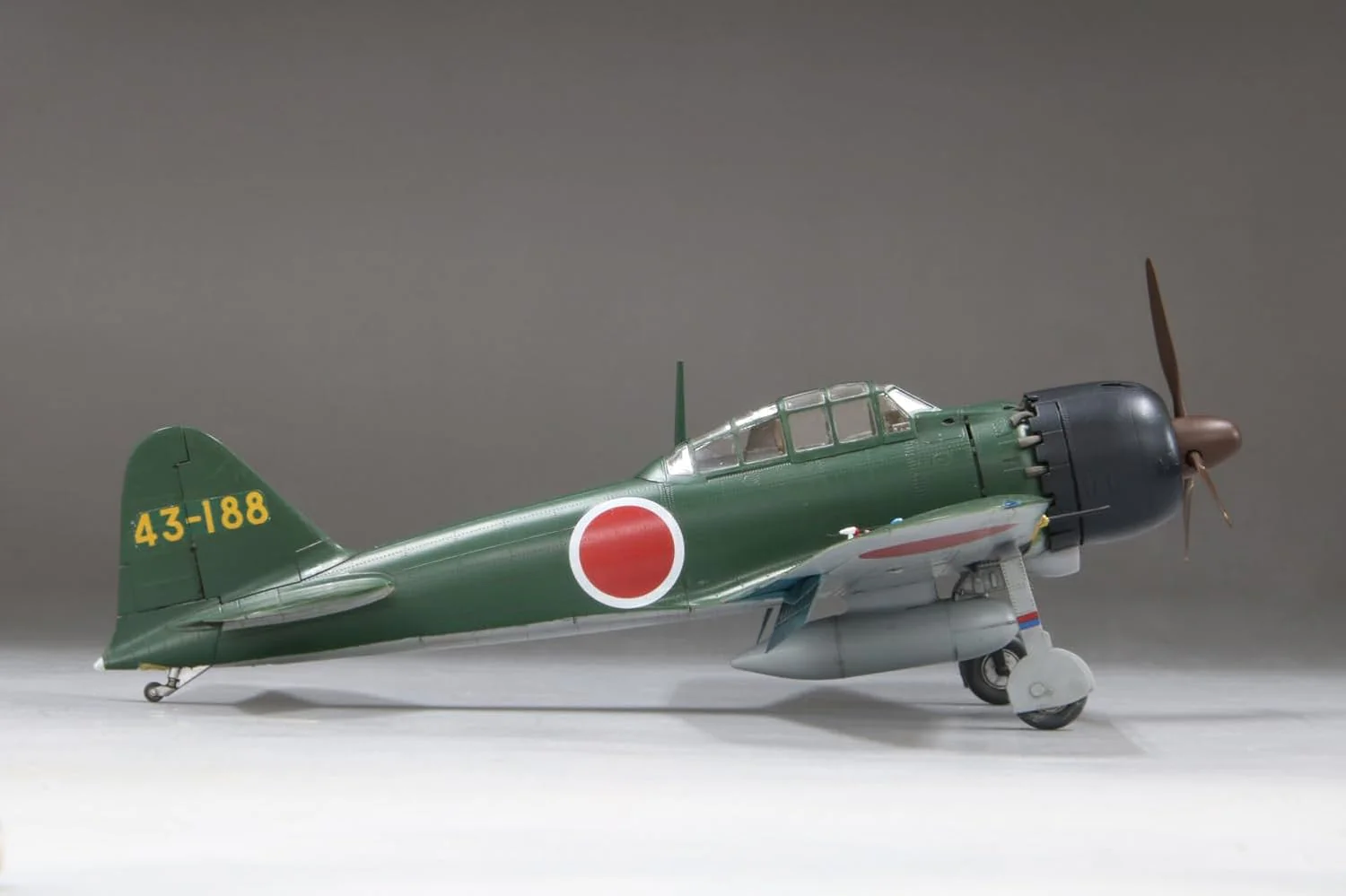 Fine Molds FZ03 1/48 IJN A6M5a Carrier Fighter ZERO Model 52 Ko (Mitsubishi Prod.) - Image 4