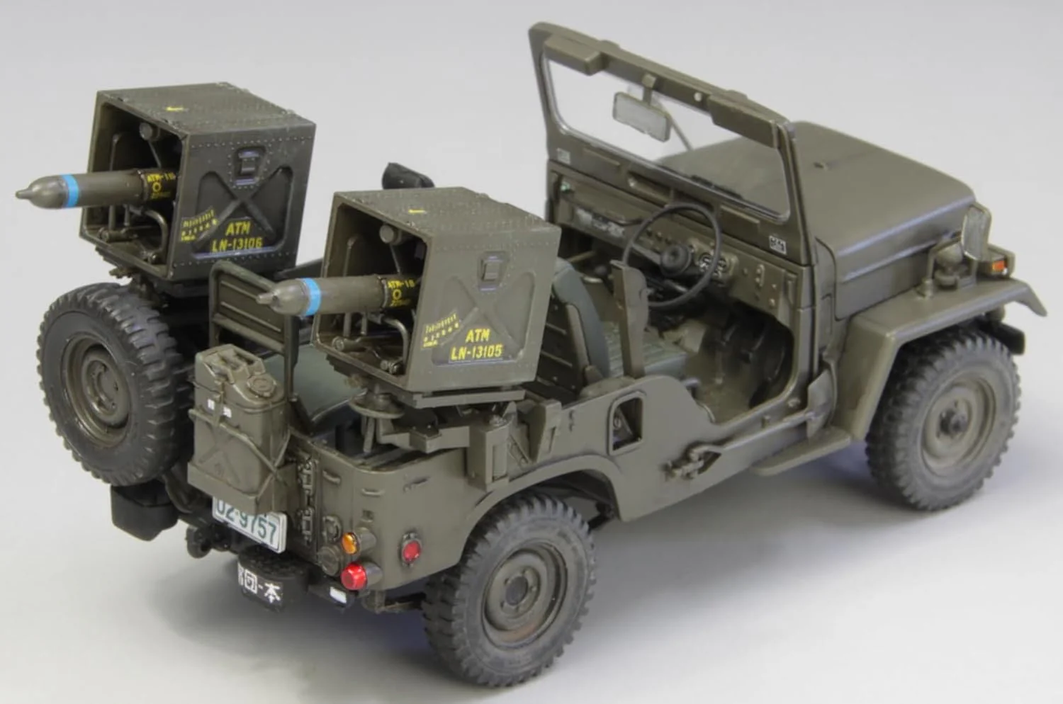 Fine Molds MJ04 1/35 Japan Ground Self-Defense Force Type 73 Light Truck (with MAT) - Image 5