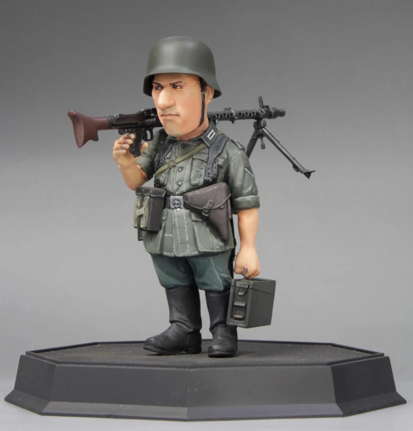 Fine Molds FT06 1/12 World Fighter Collection WWII German Army Infantry Meyer & MG-34 Machine Gun Plastic Model Unpainted Assembly Kit - Image 3