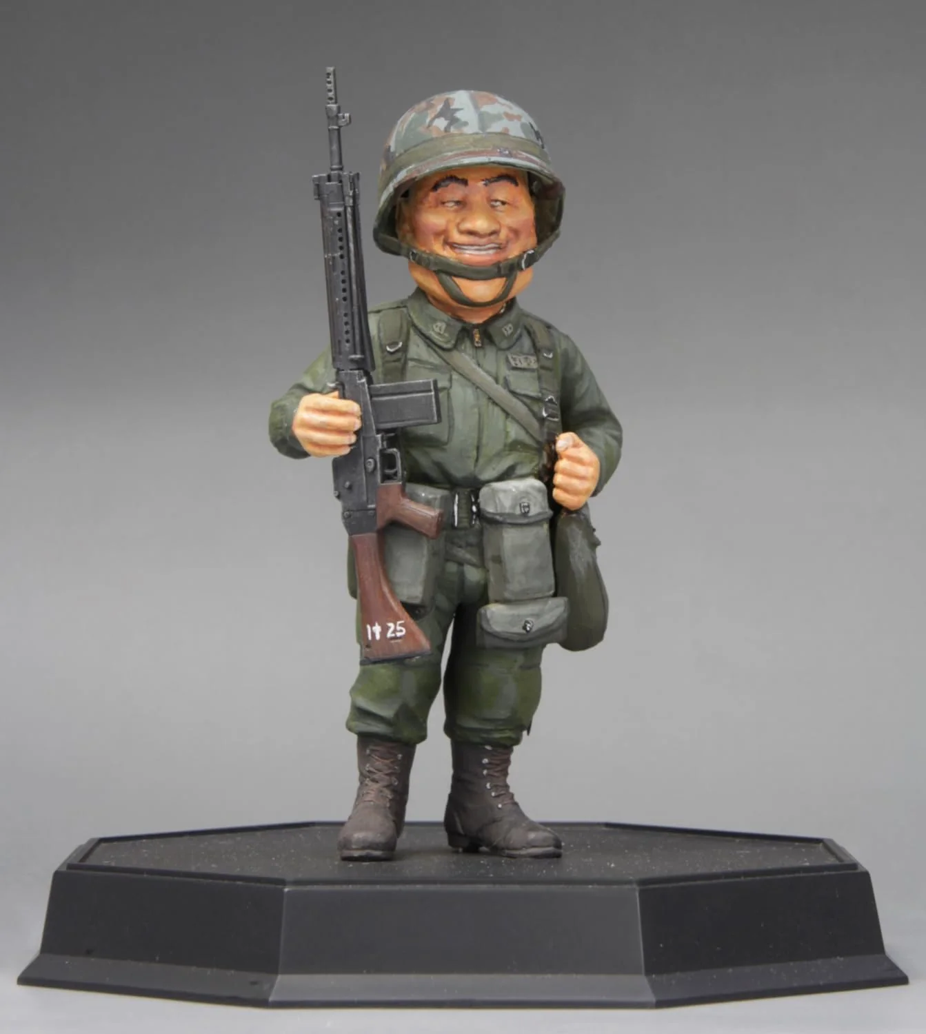 FineMolds FT07 1/12 World Fighter Collection Ground Self-Defense Force General Service Members Kumoya Sango & Type 64 Rifle - Image 2
