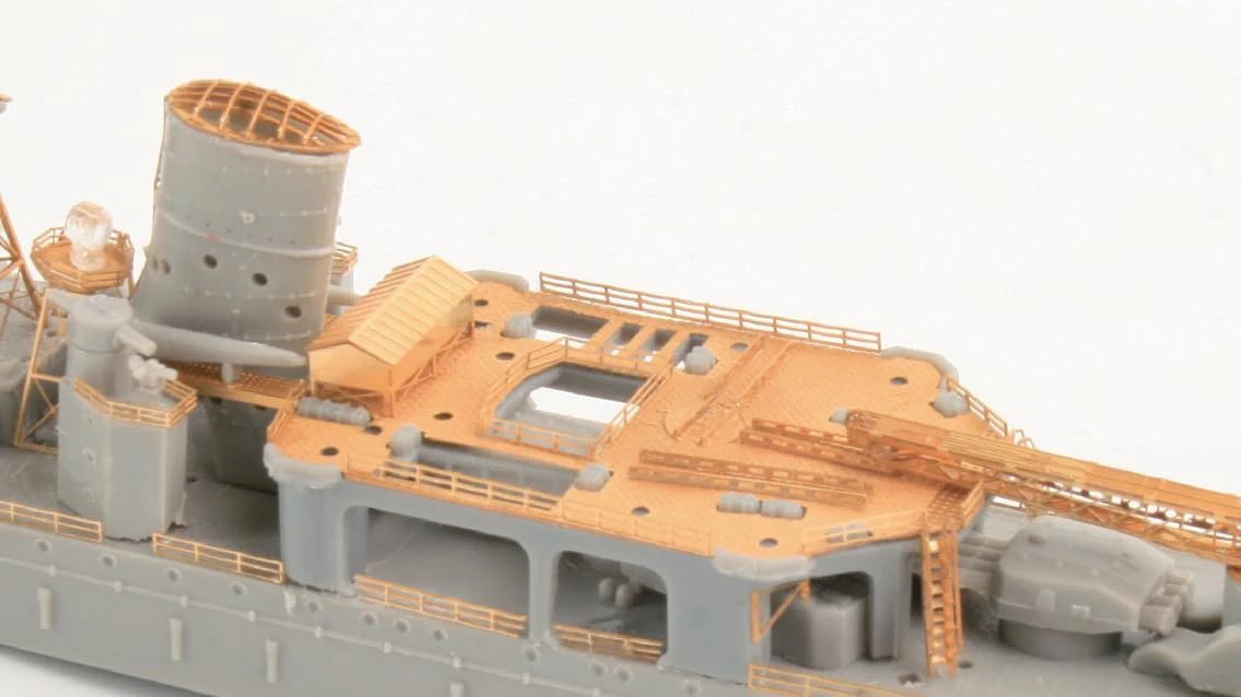 Fujimi 452258 1/700 Japanese Navy Light Cruiser Yahagi (1945/1944) Full Hull Model (with etched parts) - Image 3