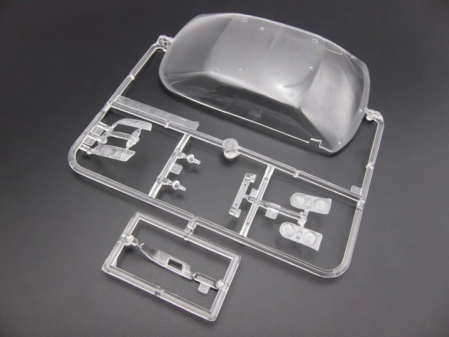 Fujimi ID-1002 1/24 Skyline GT-R NISMO (BNR32) NISMO 40th Anniversary Assembled Case Included - Image 3