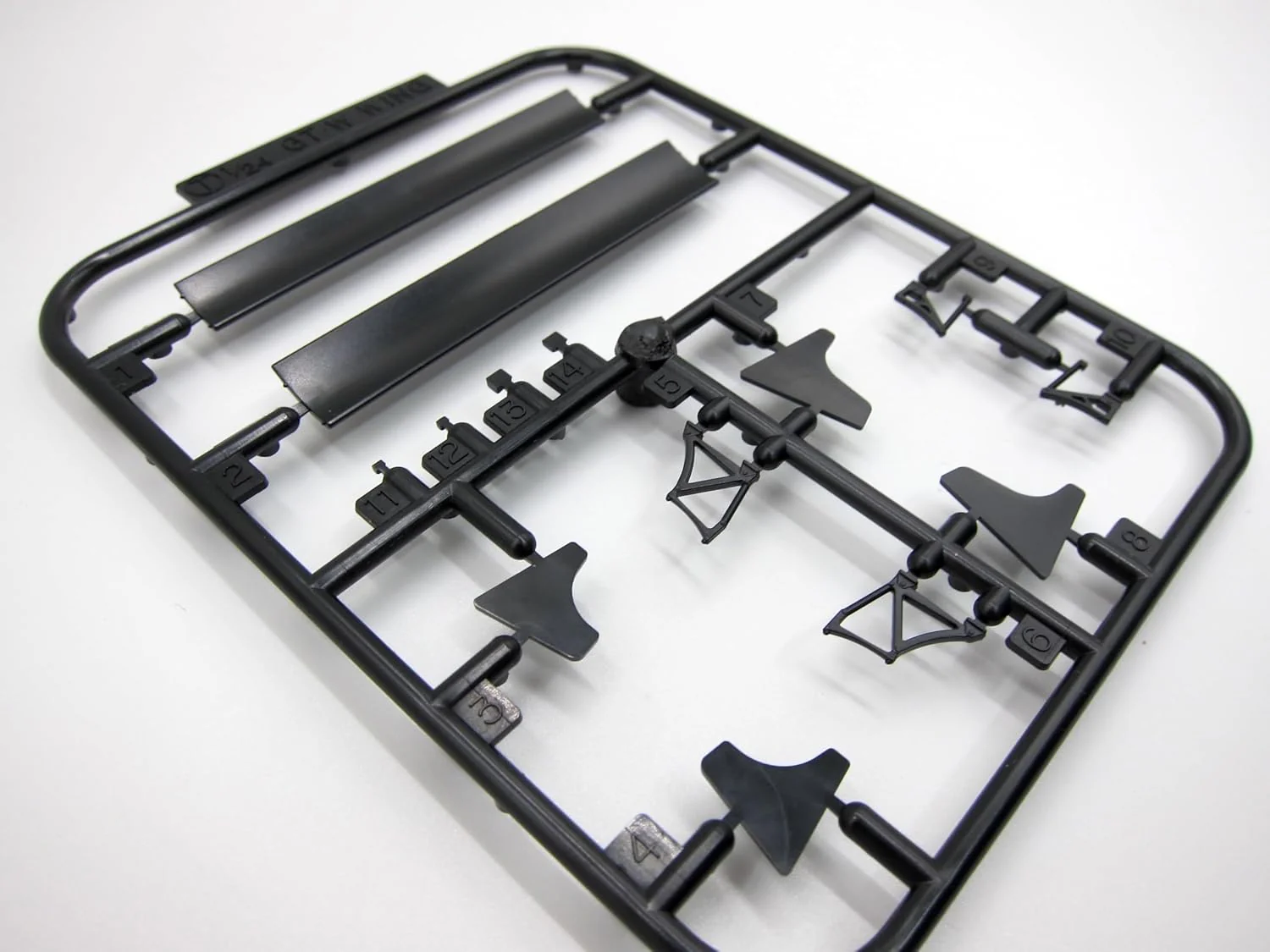 Fujimi ID-326 1/24 Mazda RX-8 Type S (with GT and W Wing) - Image 12