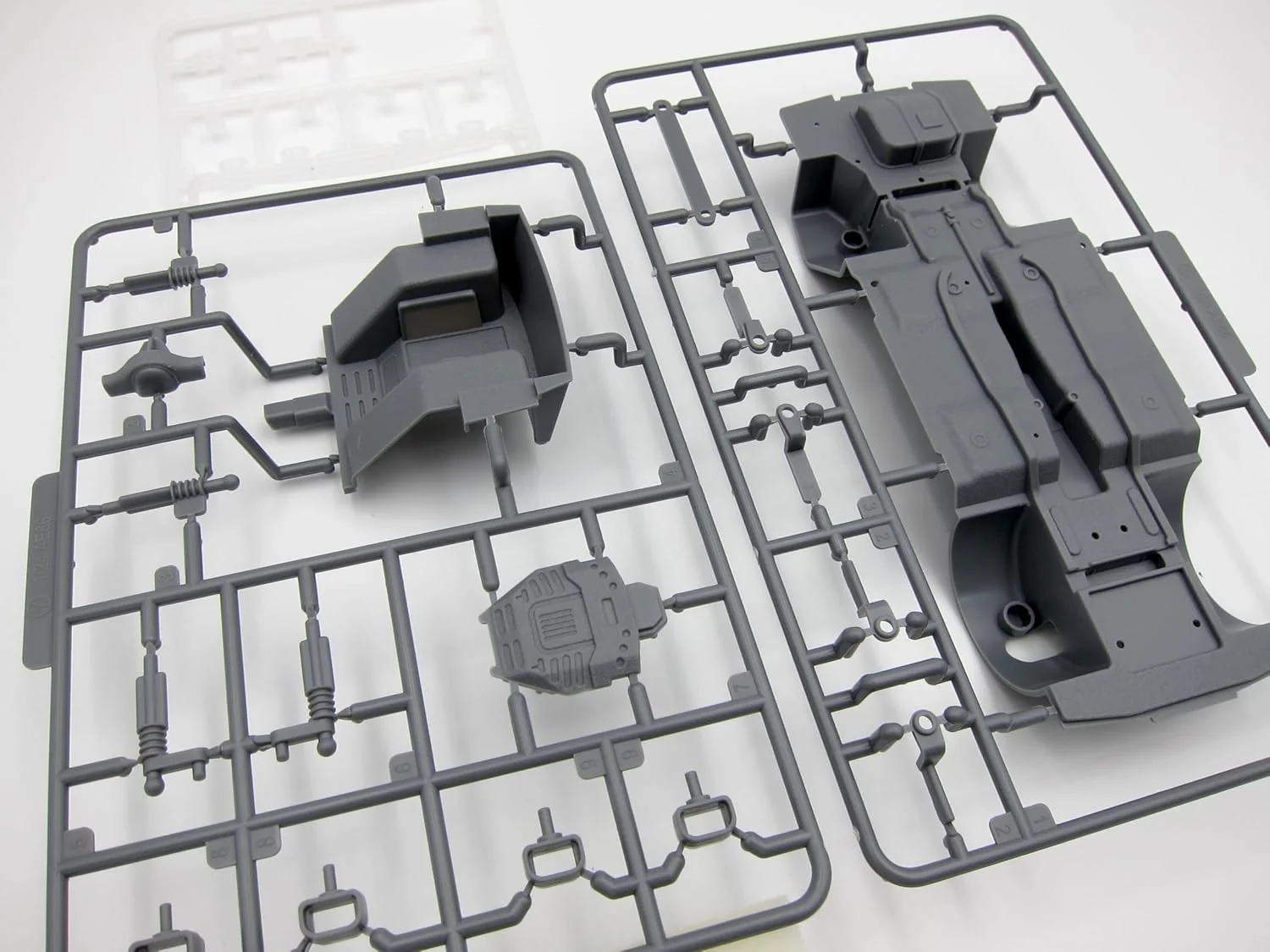 Fujimi ISD-001 1/24 Initial D Series No.001 Early Treno 1600GT APEXAE86 Takumi Fujiwara - Image 4
