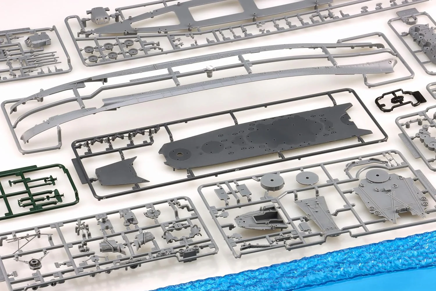 Fujimi WN-1EX-1 1/700 IJN Battleship Yamato (Operation Ten-Go/1945) Special Edition (with Etched Parts) - Image 5