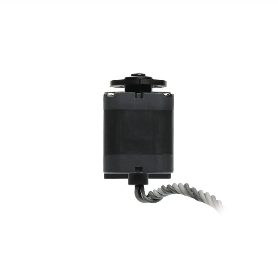 Futaba 400113-3 RS305CR Coreless motor & metal gear, compact and lightweight servo - Image 4