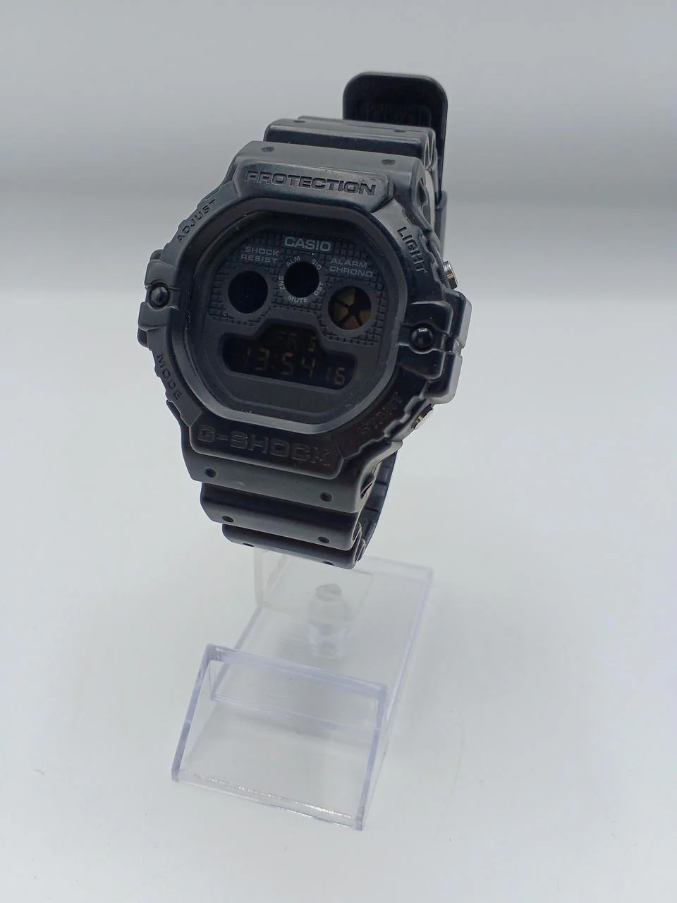 G-SHOCK Quartz DW-5900BB