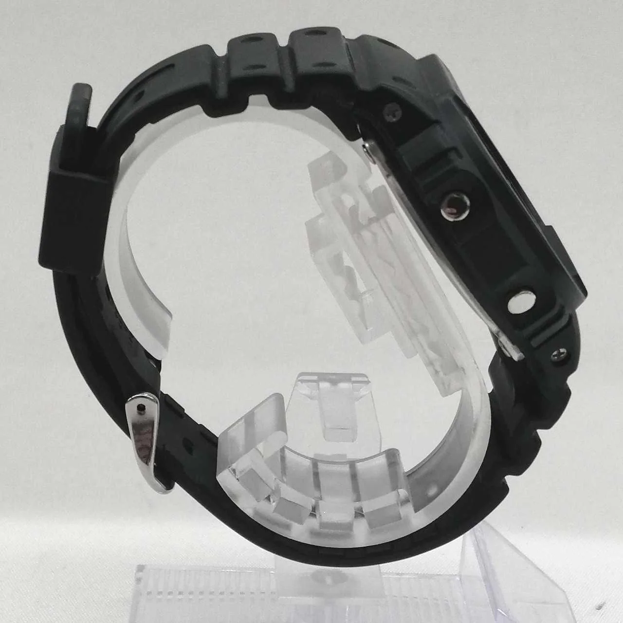 G-SHOCK Wristwatch DW-5600UE - Image 2
