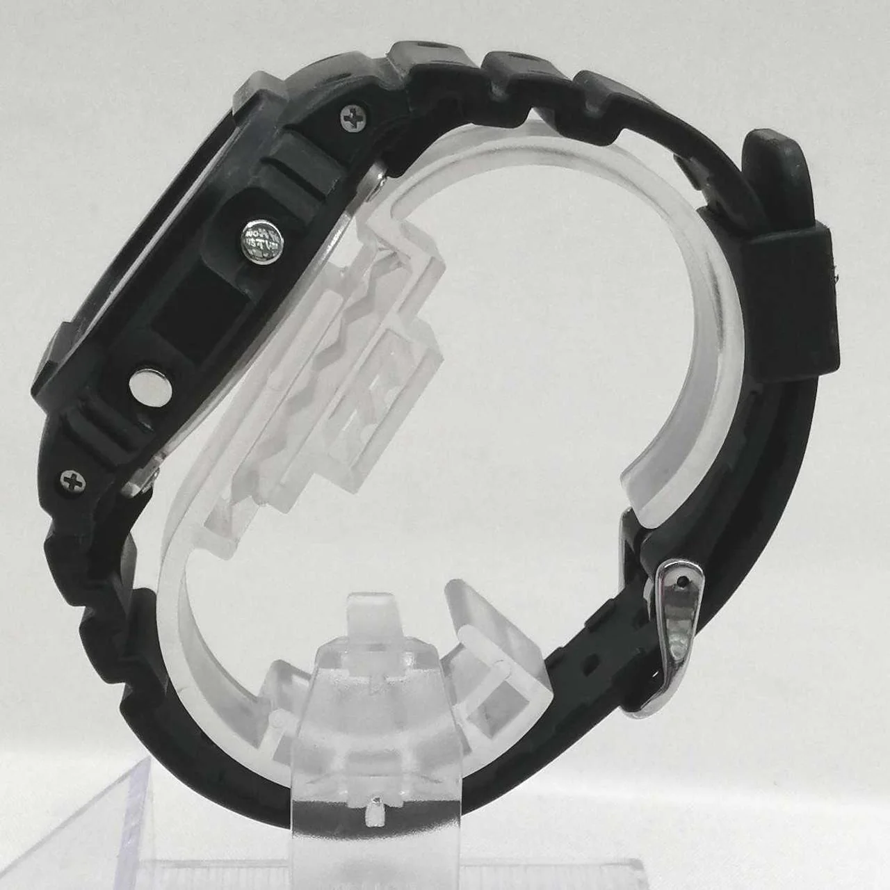 G-SHOCK Wristwatch DW-5600UE - Image 3
