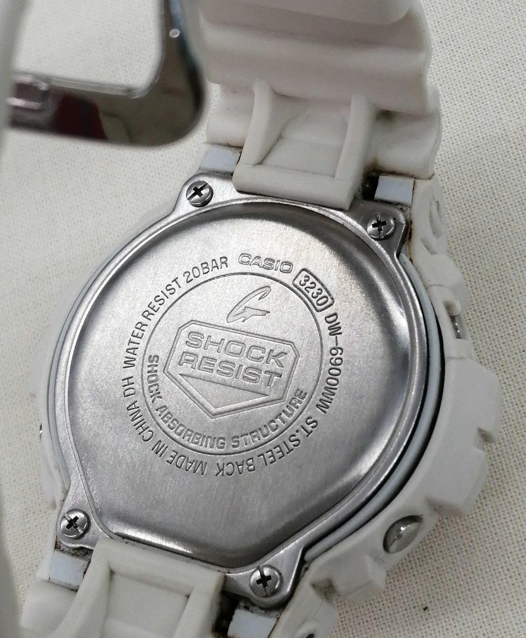 G-SHOCK Wristwatch DW6900WW - Image 6