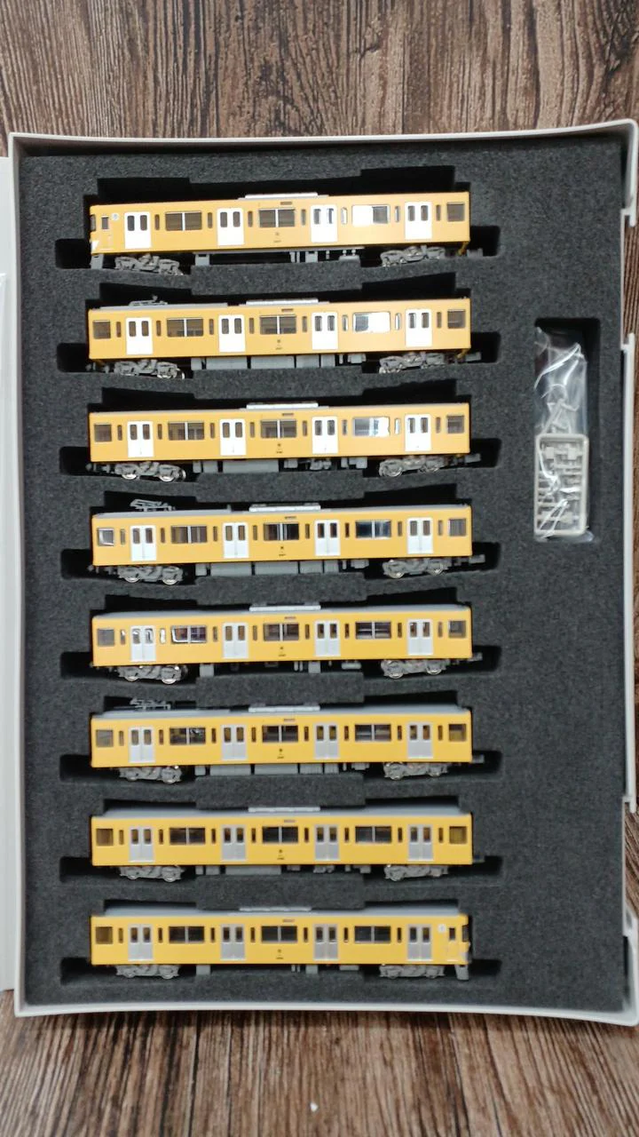 GREENMAX Seibu New 2000 Series Shinjuku Line, 2057 Set, Single-Arm Pantograph Car 30834 - Image 4