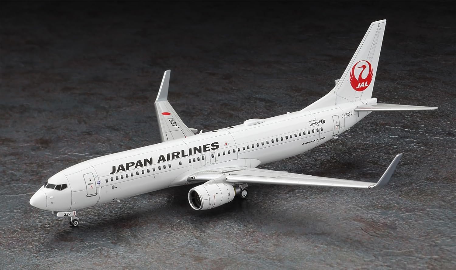 Hasegawa 1/200 Japan Airlines Boeing 737-800 (Tsurumaru Logo) - Image 6