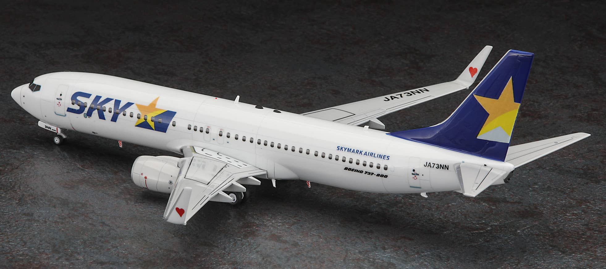 Hasegawa 1/200 Skymark Airlines Boeing 737-800 - Image 5