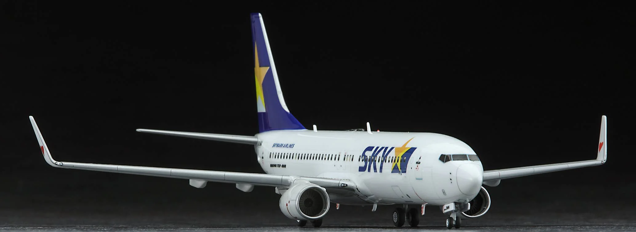 Hasegawa 1/200 Skymark Airlines Boeing 737-800 - Image 6