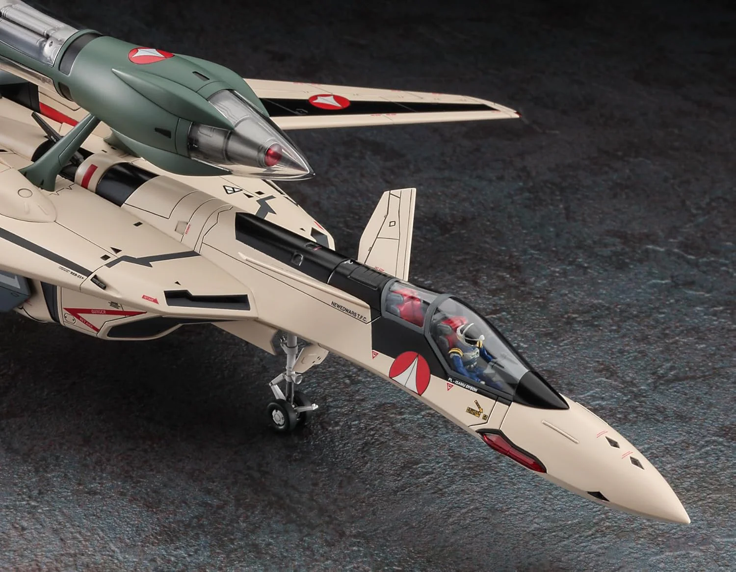 Hasegawa 65885 1/72 Macross Plus YF-19 w/Fast Pack & Fold Booster - Image 10