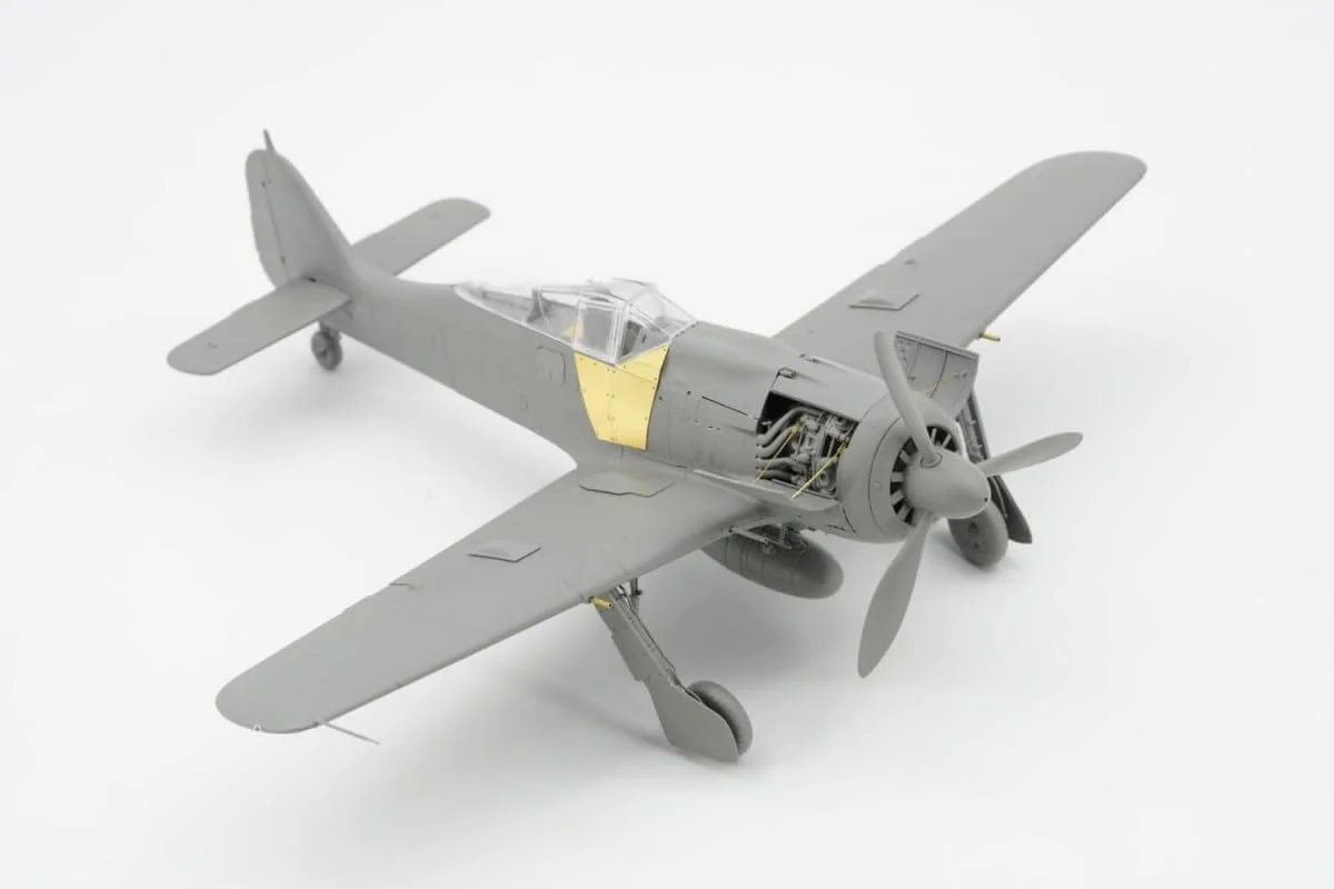 Hasegawa BF009 1/35 Focke-Wulf Fw190 A-8 4in1(R2/R6/R7/R8) - Image 2
