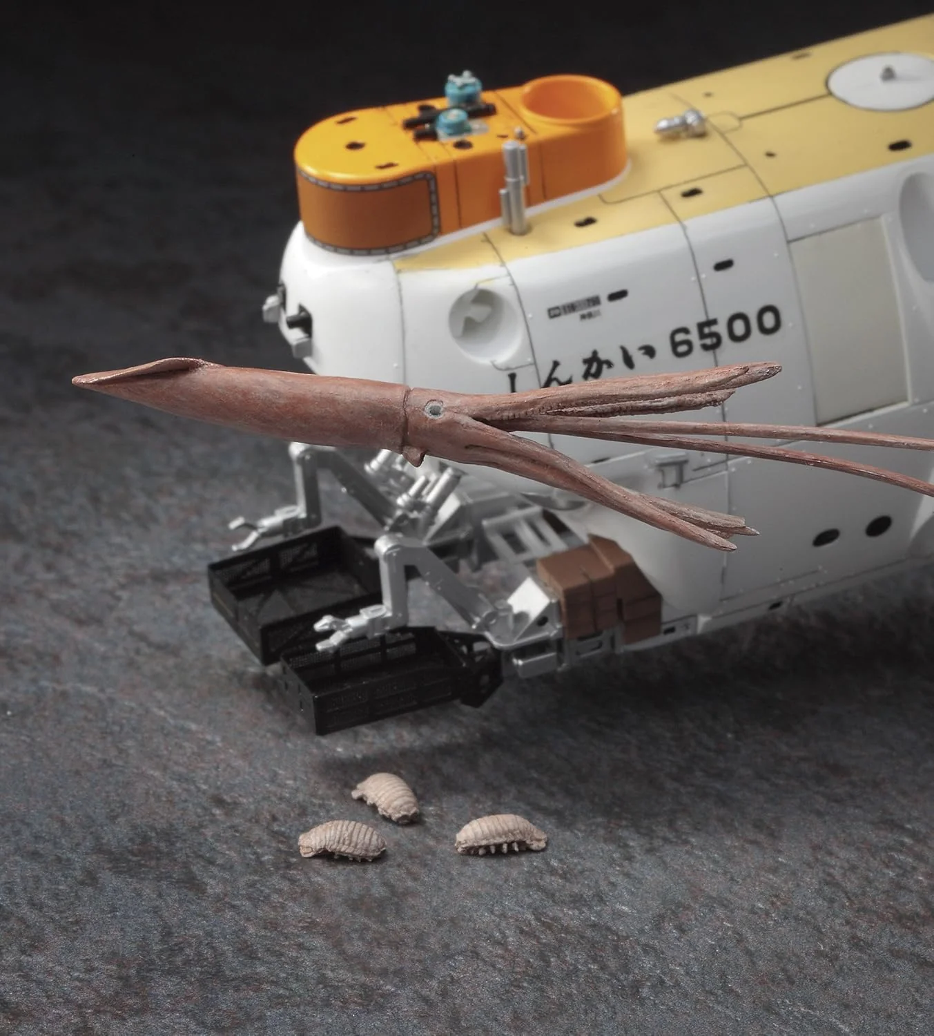 Hasegawa SP329 1/72 Manned Research Submersible Shinkai 6500 Detail-Up Version with Deep-Sea Creatures - Image 5