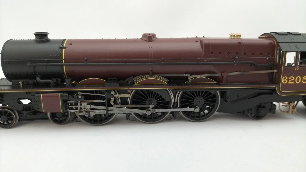 HORNBY HO Gauge R3999 LMS PRINCESS ROYAL CLASS - Image 3