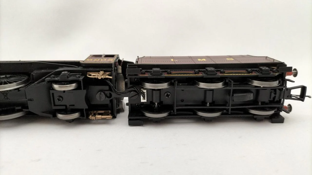 HORNBY HO Gauge R3999 LMS PRINCESS ROYAL CLASS - Image 6