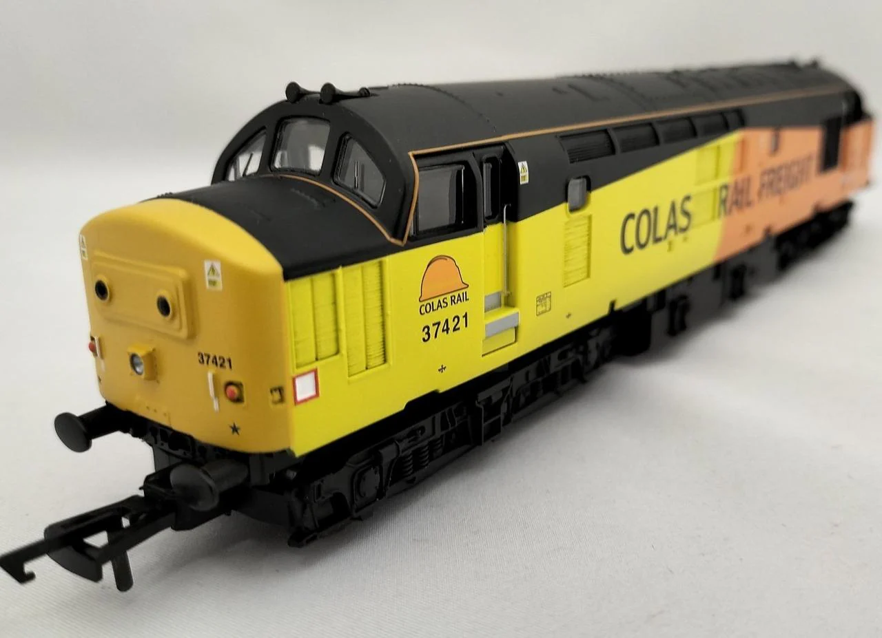 HORNBY HO Gauge CLASS 37 - Image 3