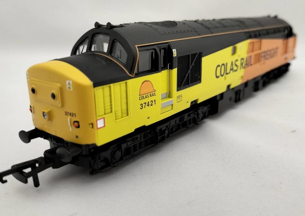HORNBY HO Gauge CLASS 37 - Image 4