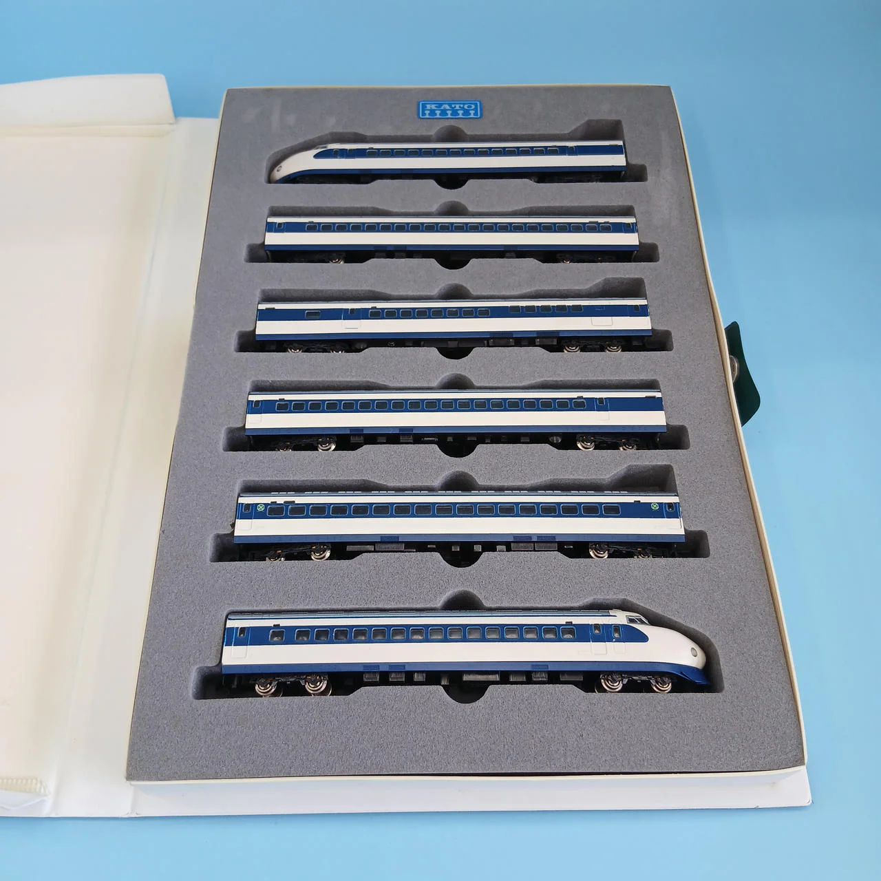 KATO 0 Series 2000 Tokaido & Sanyo Shinkansen Electric Train 6-Car Set 10-136 - Image 14