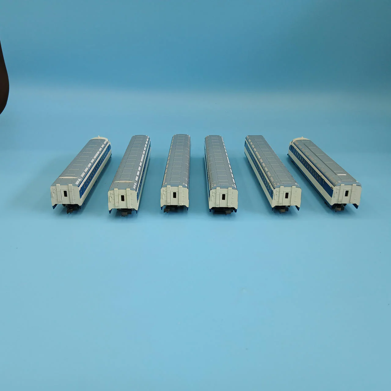 KATO 0 Series 2000 Tokaido & Sanyo Shinkansen Electric Train 6-Car Set 10-136 - Image 3